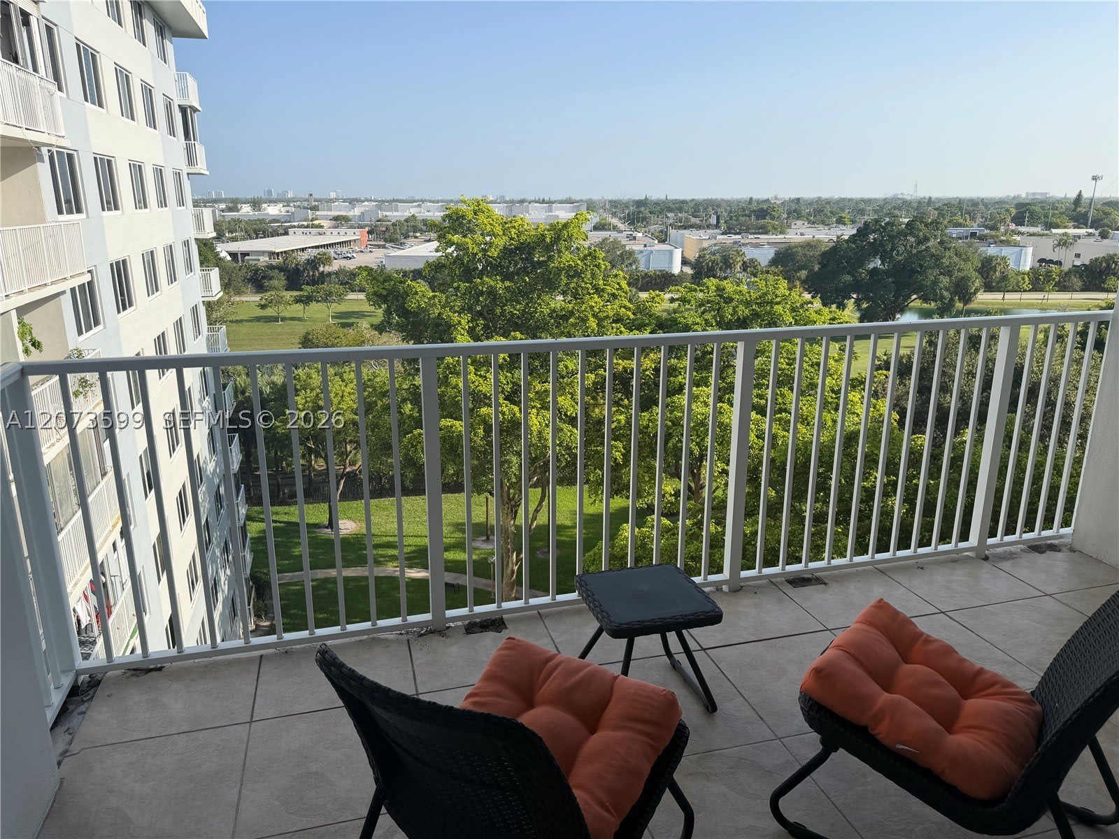 4200 Hillcrest Dr – photo 3