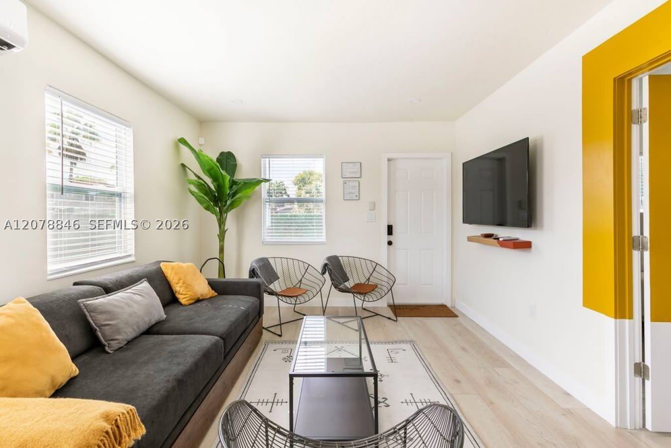 1332 NE 5th Ave – photo 1