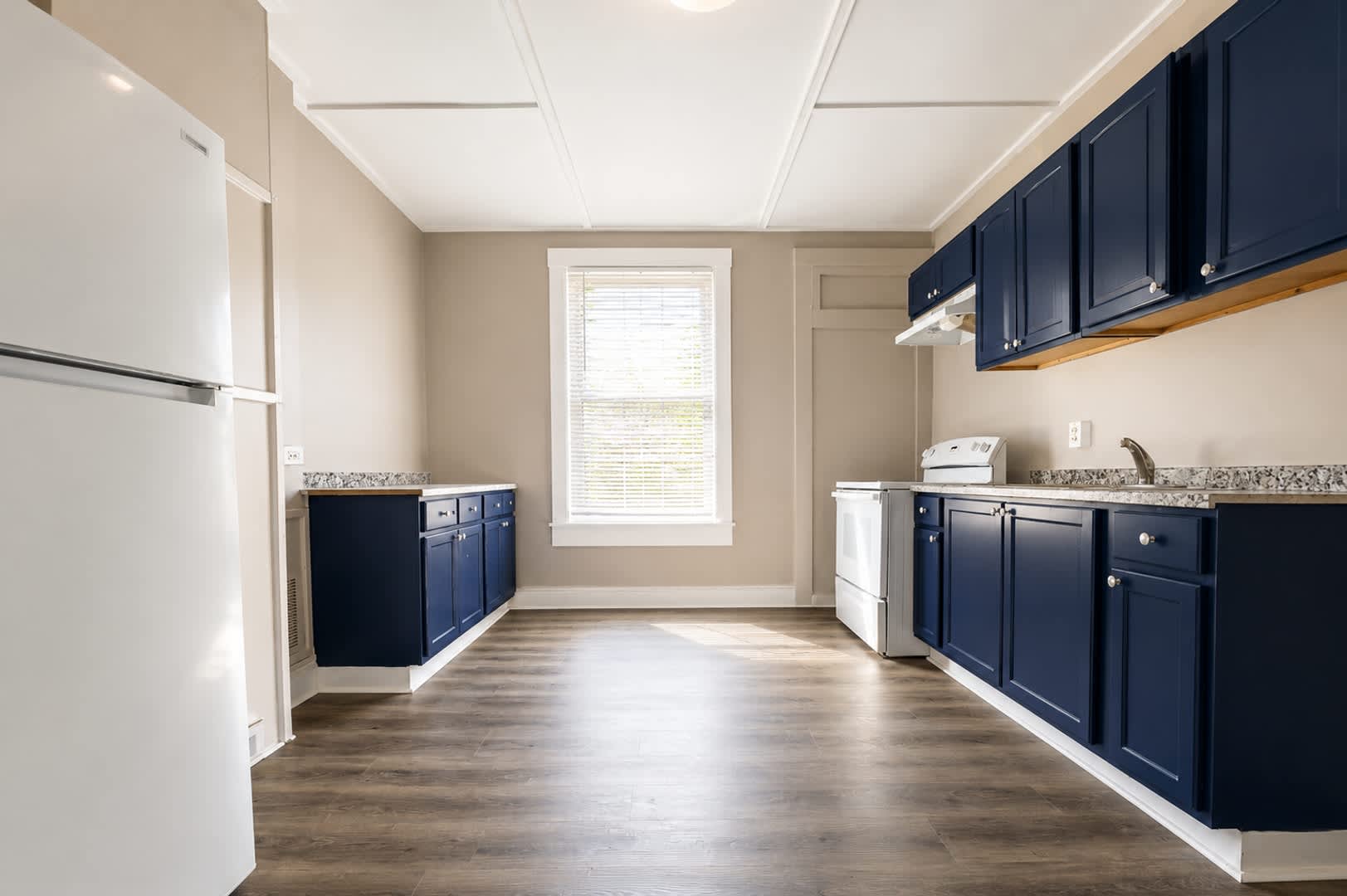 Charming Baltimore Rowhome 2 Bedrooms Den 1 Bathroom Hardwood Floors Bonus Basement – photo 5
