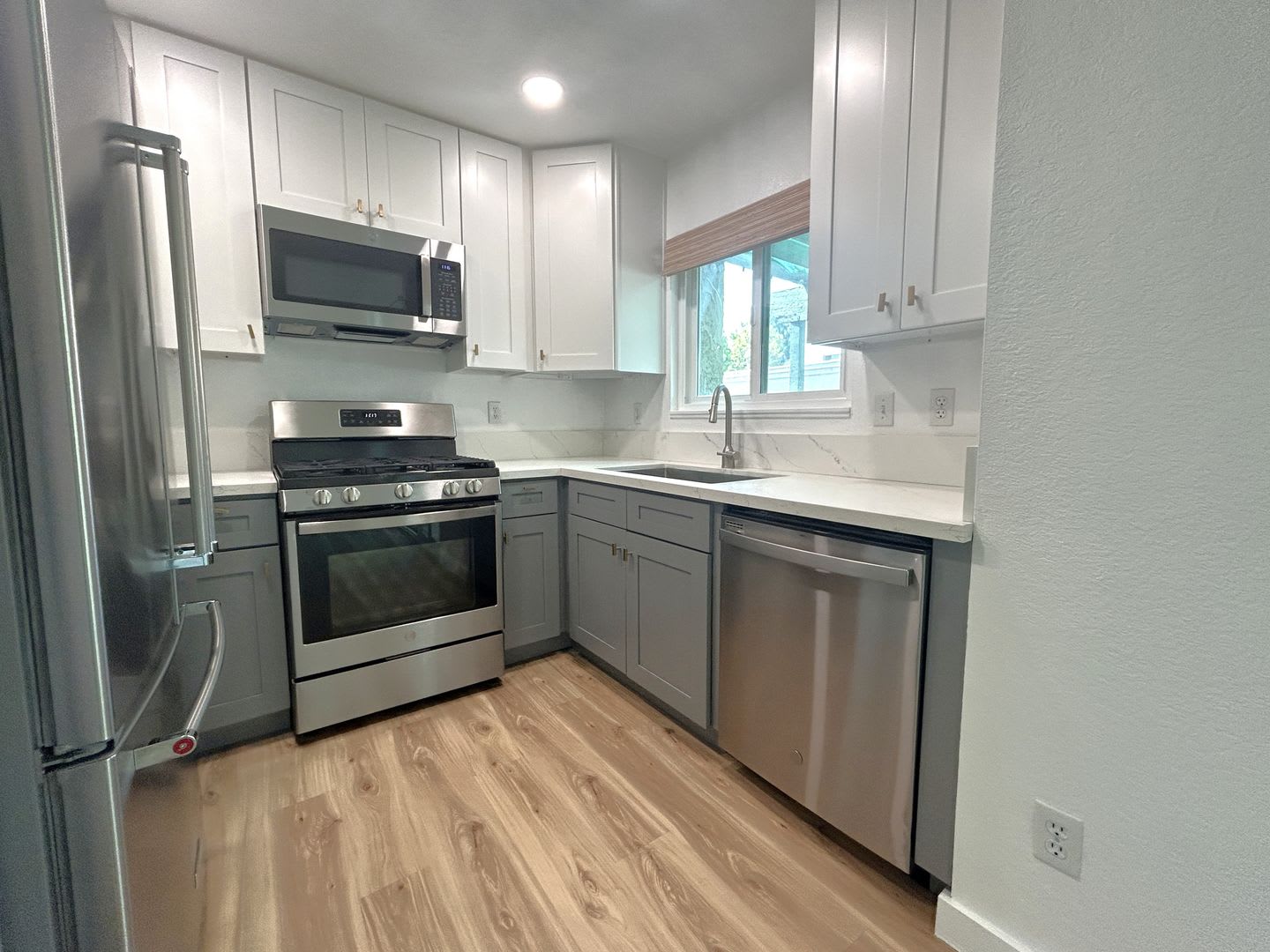 8325 SPRING DESERT PLACE UNIT F RANCHO CUCAMONGA 91730 (2 BED / 2 BATH) – photo 2