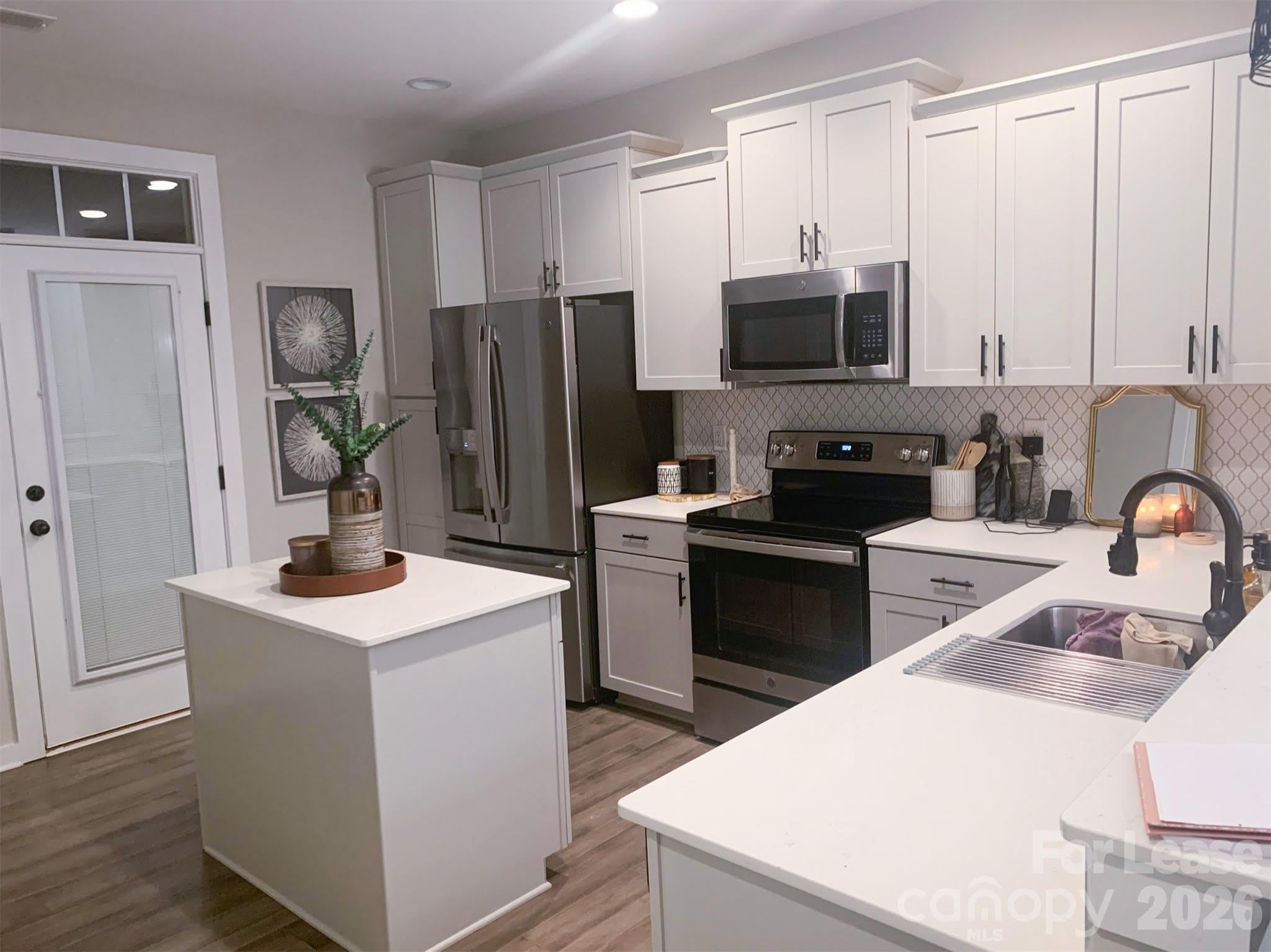9428 Kings Parade Boulevard – photo 3