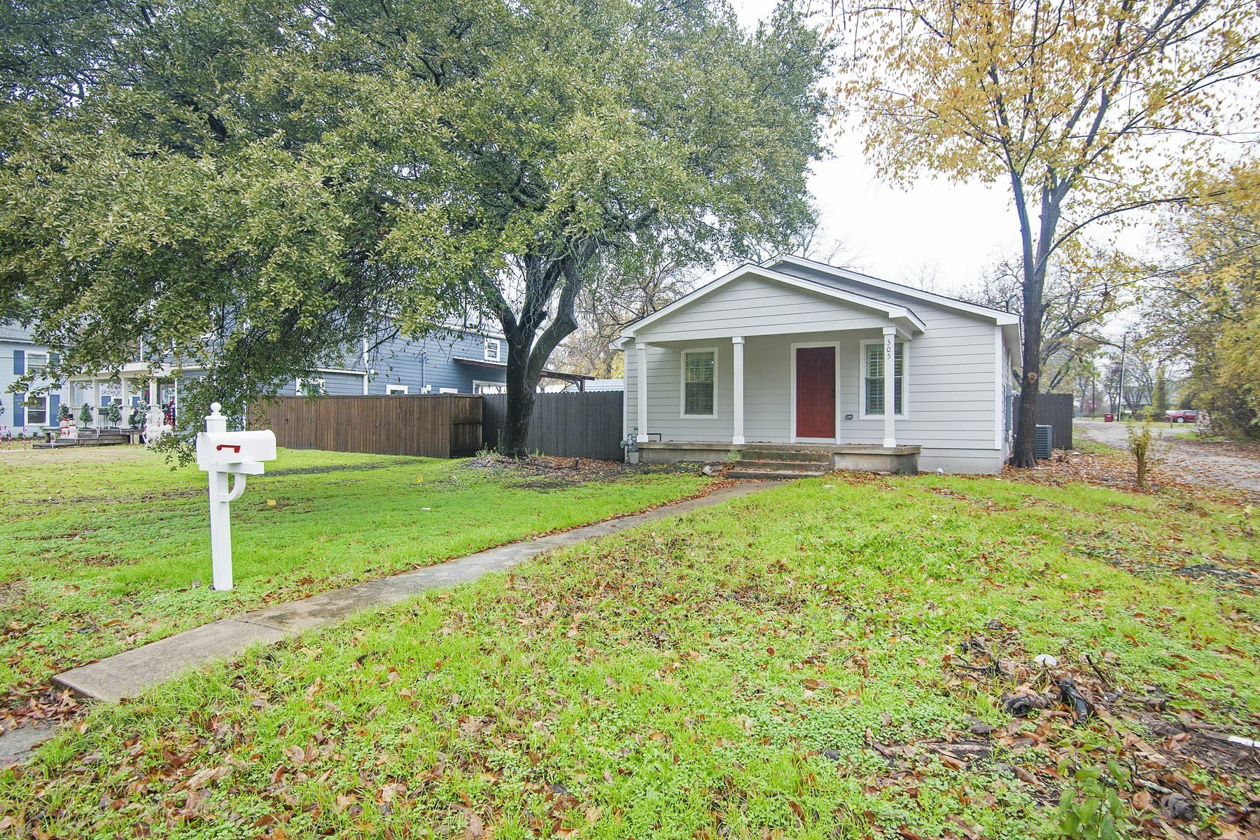 305 College Street – photo 3
