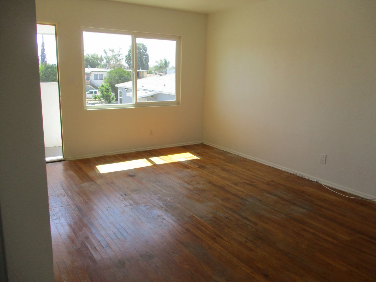 City Heights Remodeled 1 Bdr 1 Ba 2nd floor apartment. – photo 4