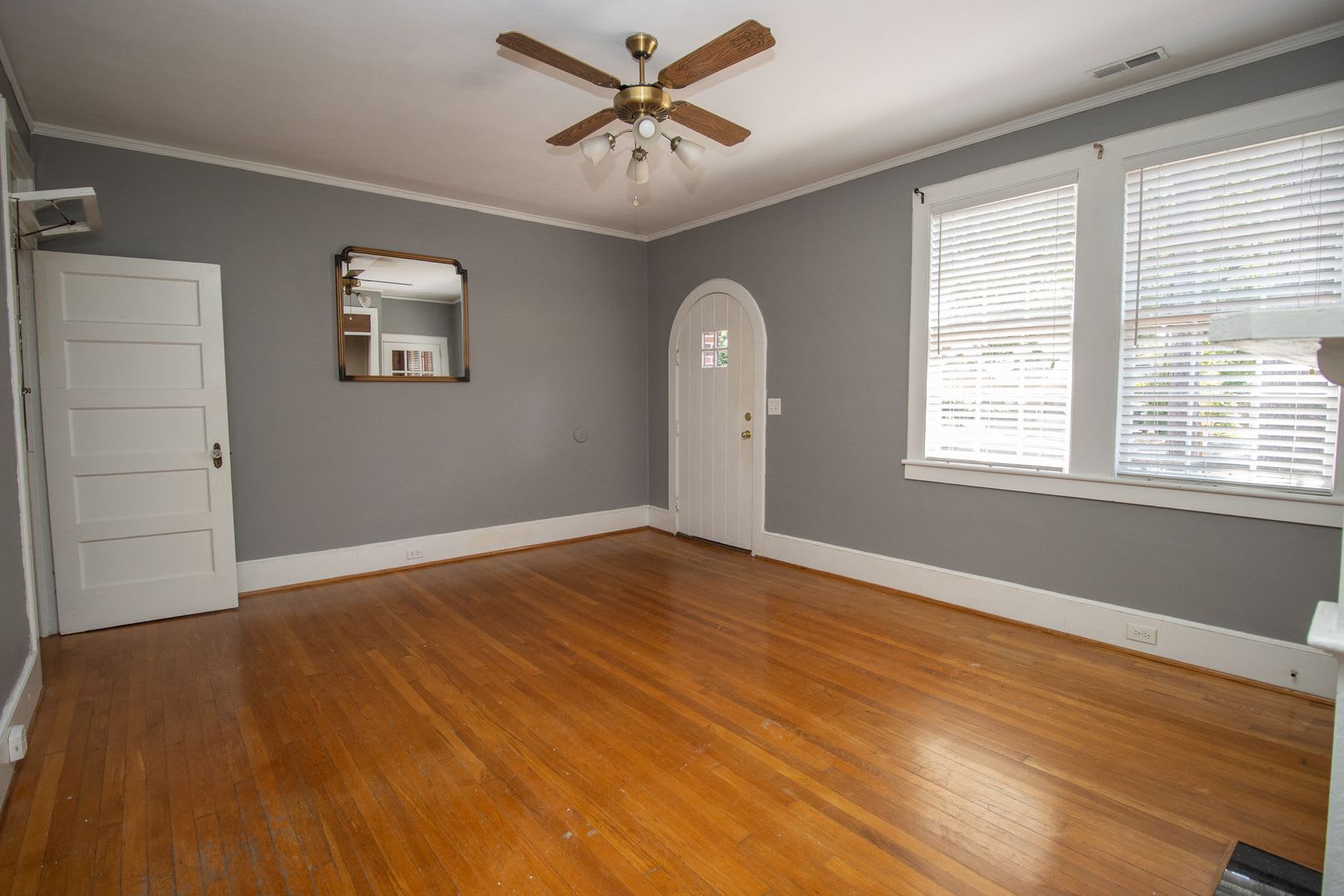 Charming 3 Bedroom Home in Desirable Heathwood! – photo 3