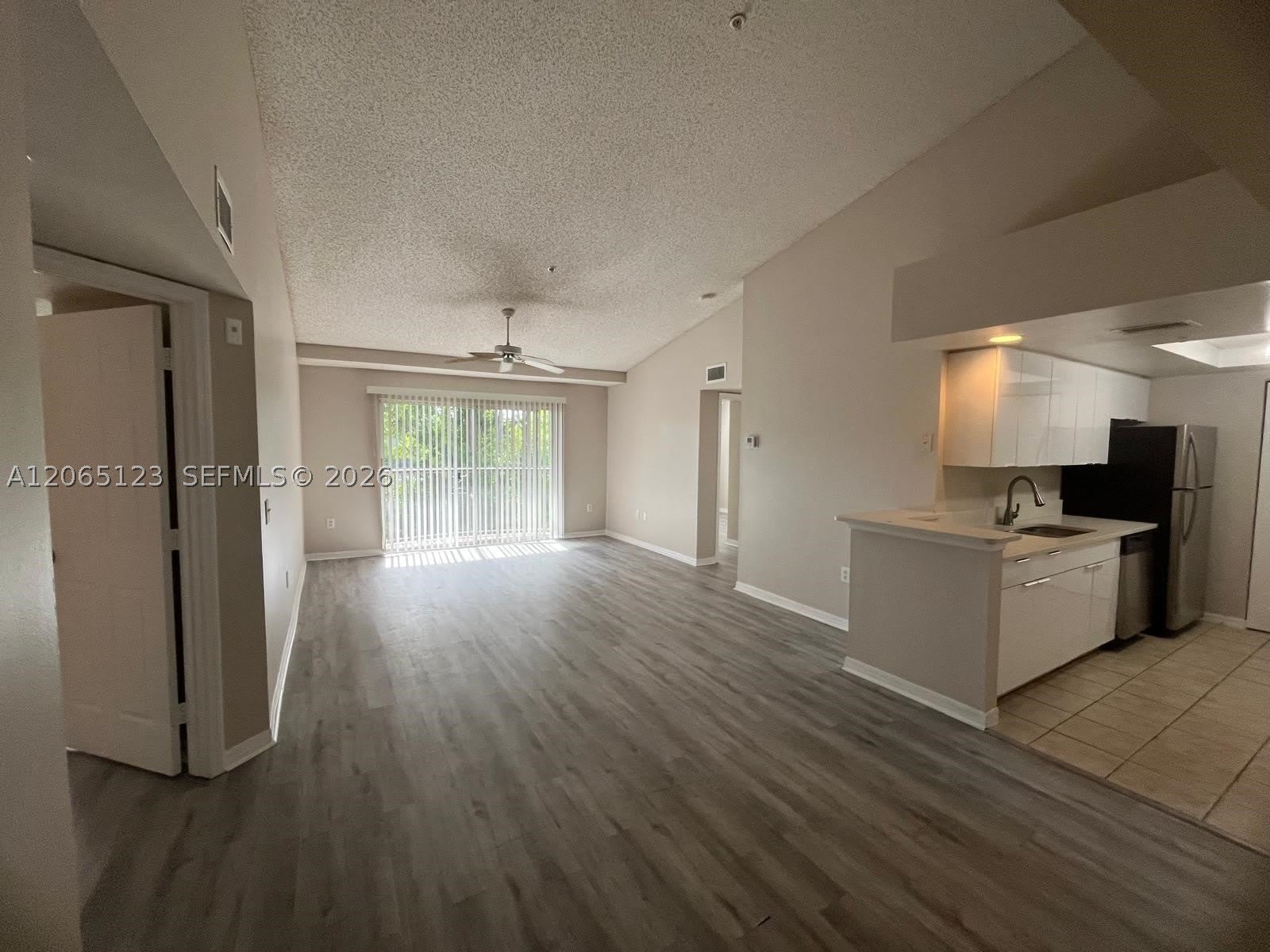 4171 N Haverhill Rd – photo 3