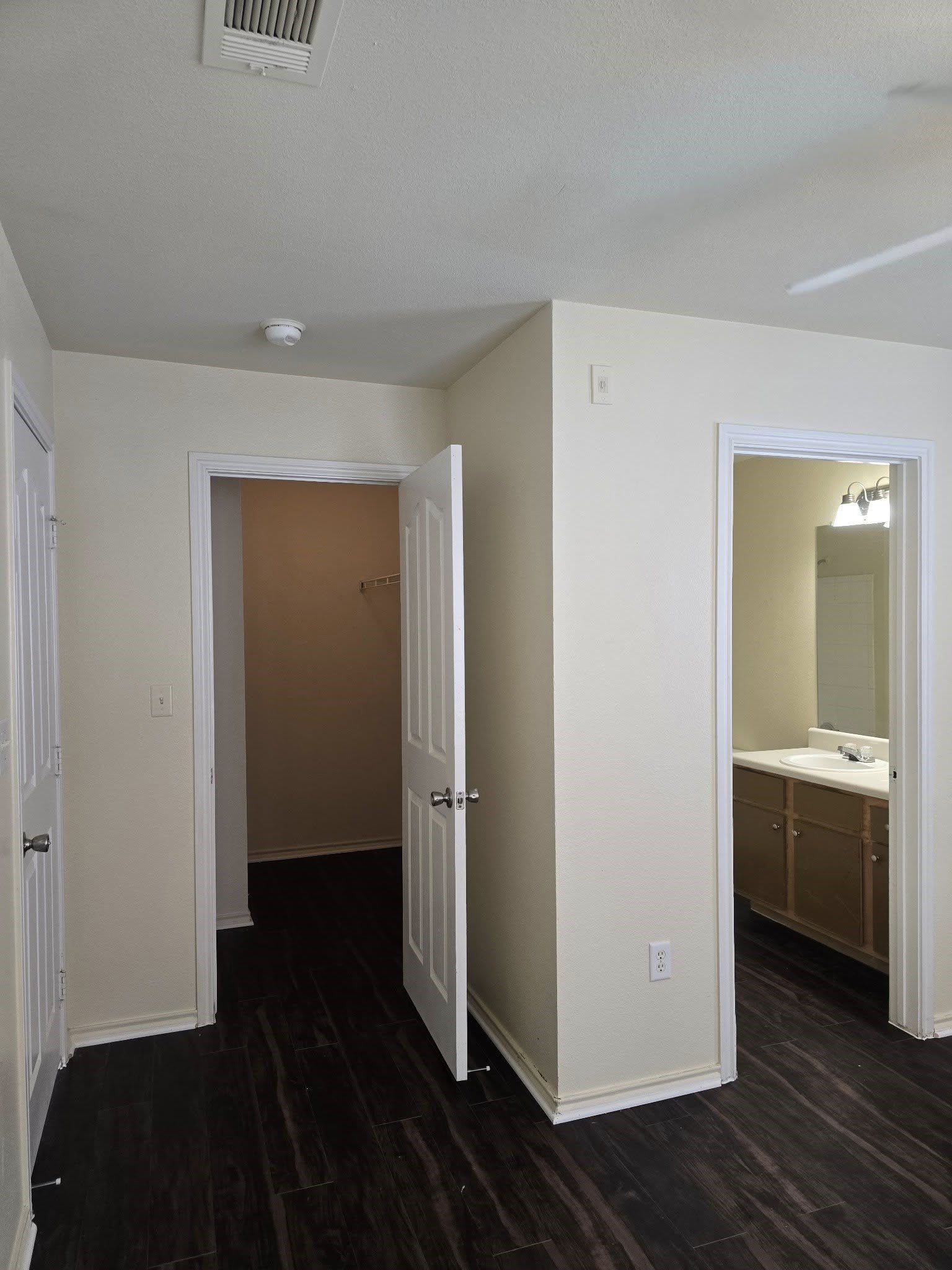 1001 Redwood Avenue – photo 4