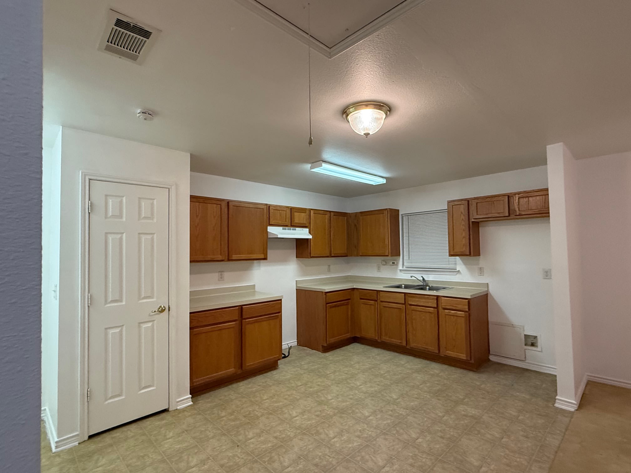 902 Saint Mary's Street – photo 5