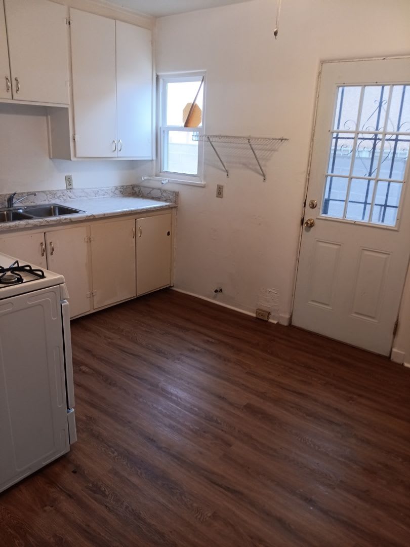 Cozy 2-Bedroom 1 Bathroom Home in NE ABQ! – photo 3