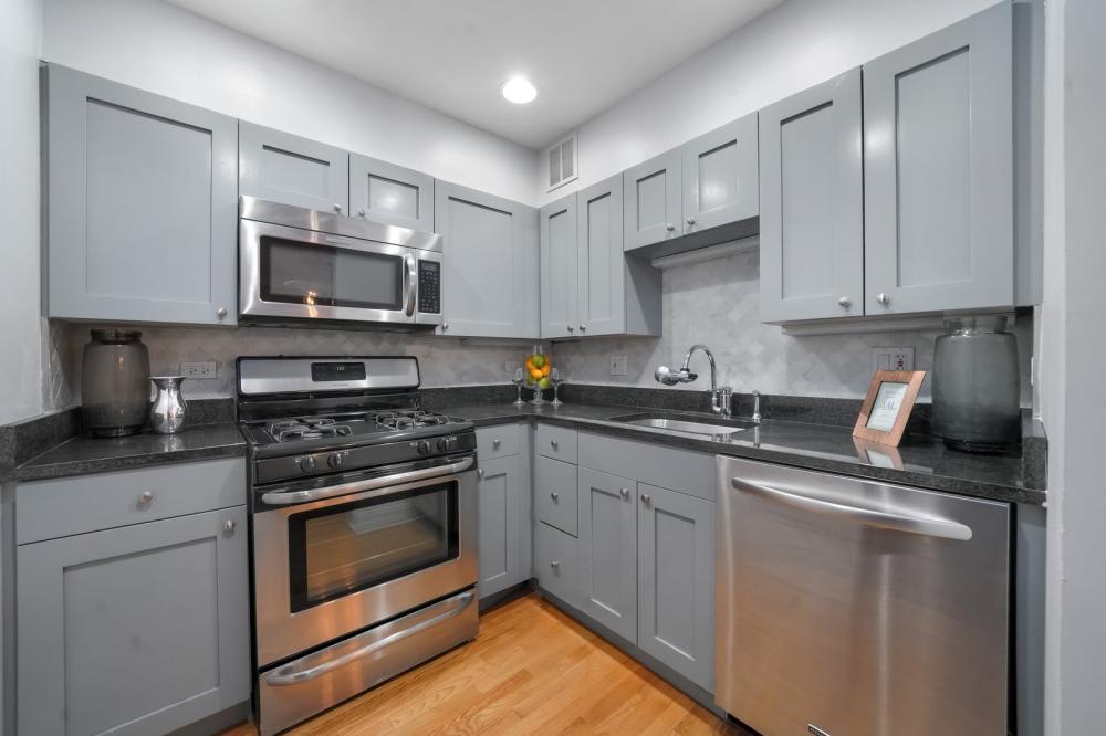 2131 N Larrabee St – photo 4