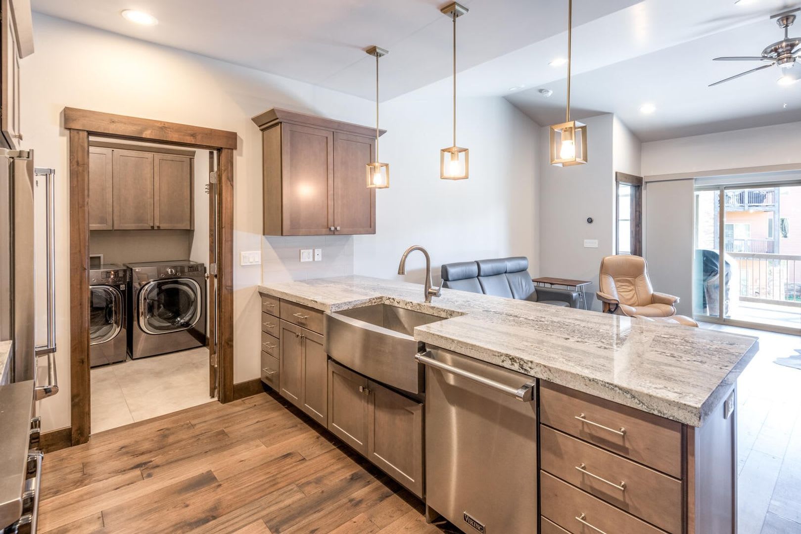Partially Furnished Modern Townhome In Black Rock Ridge – photo 5