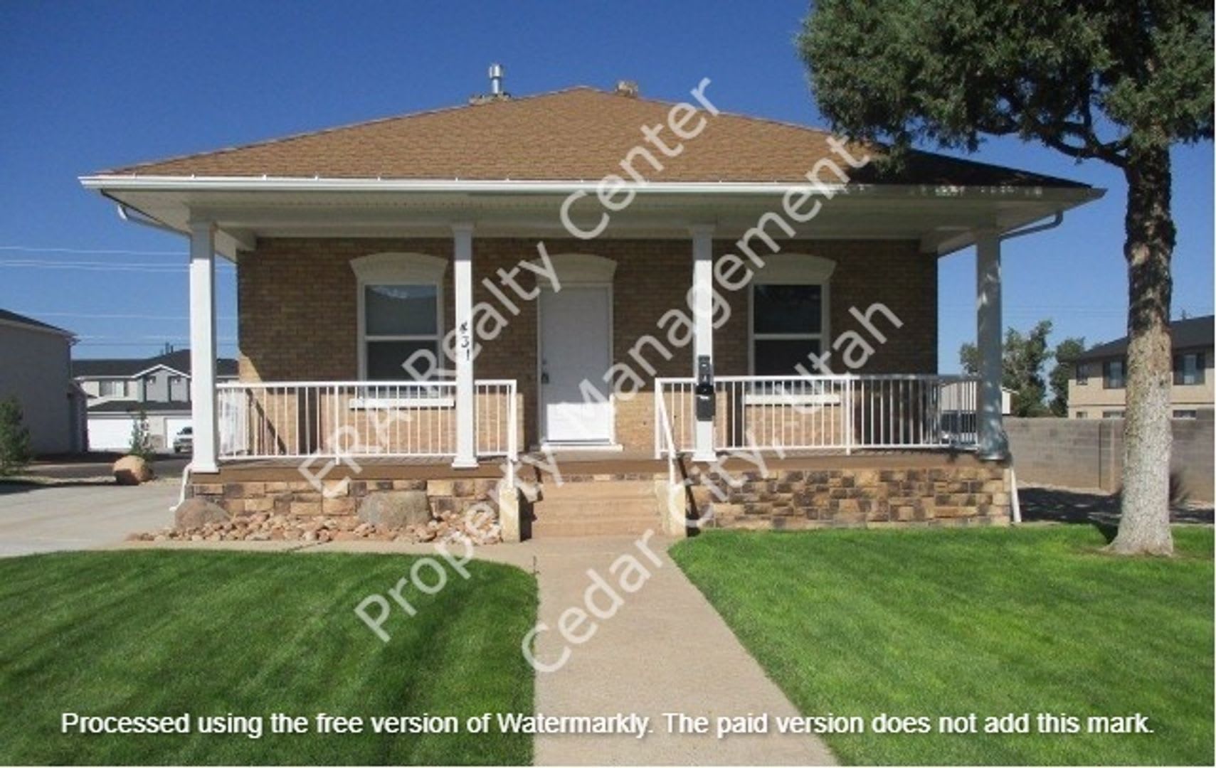 Move In Discount 195 00 2 Bed 1 Bath Upstairs Apartment In Vintage Home – photo 1