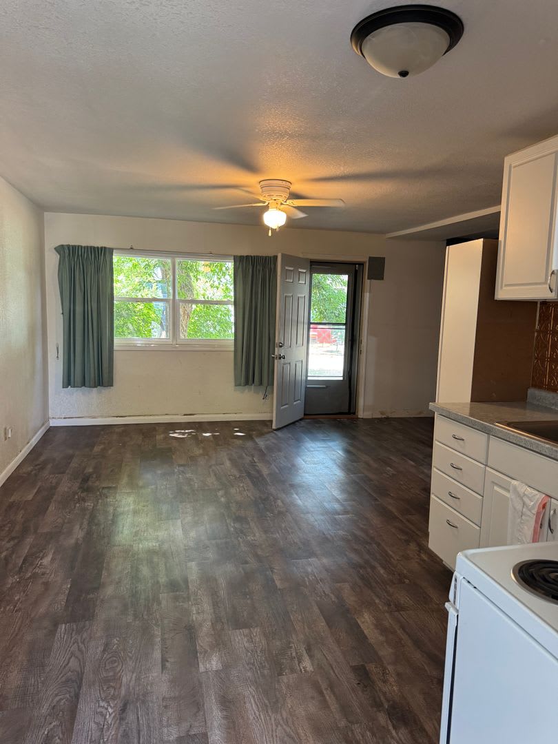 713 1/2 S 6th Street – photo 4