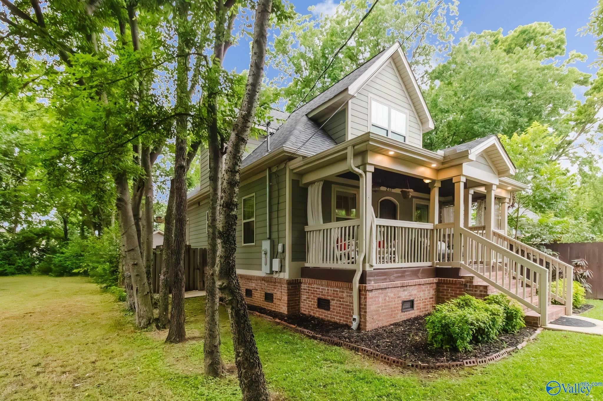 211 Ward Avenue NE – photo 3