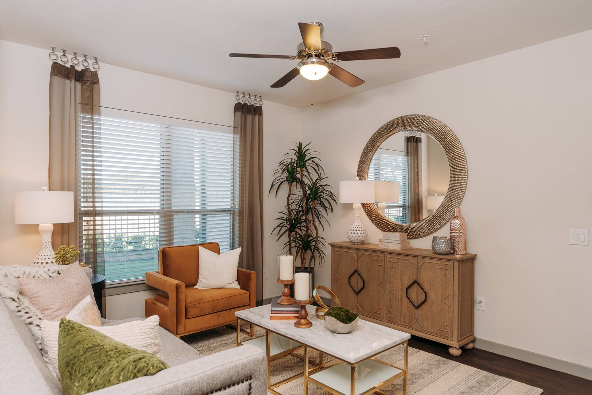 Los Robles Apartments – photo 2