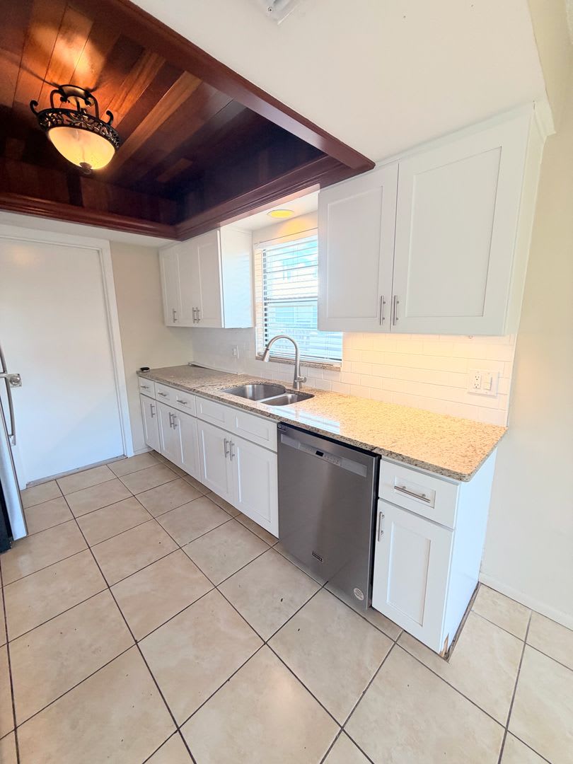 Fully Remodeled 2 2 With Garage – photo 4