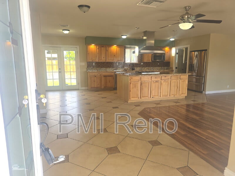 1960 Brunetti Way – photo 4