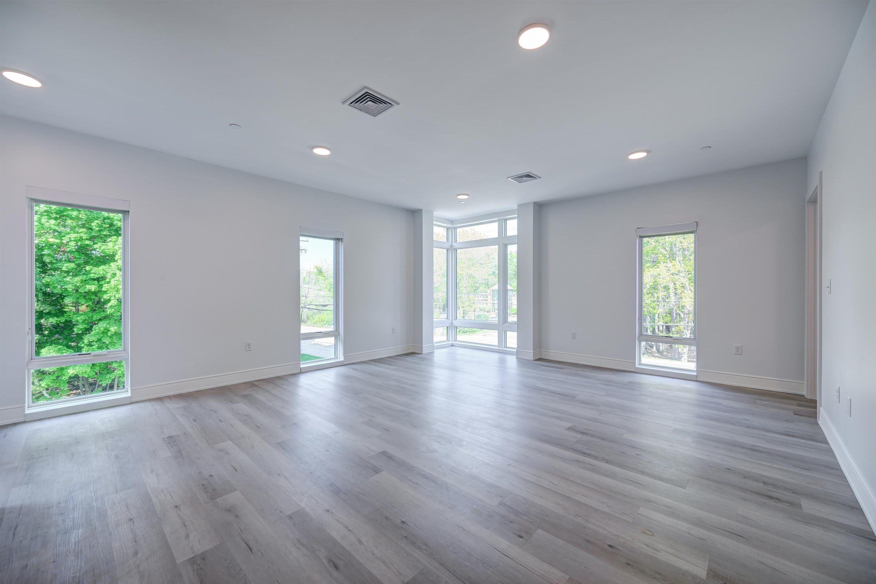 2059 Lafayette Road – photo 5