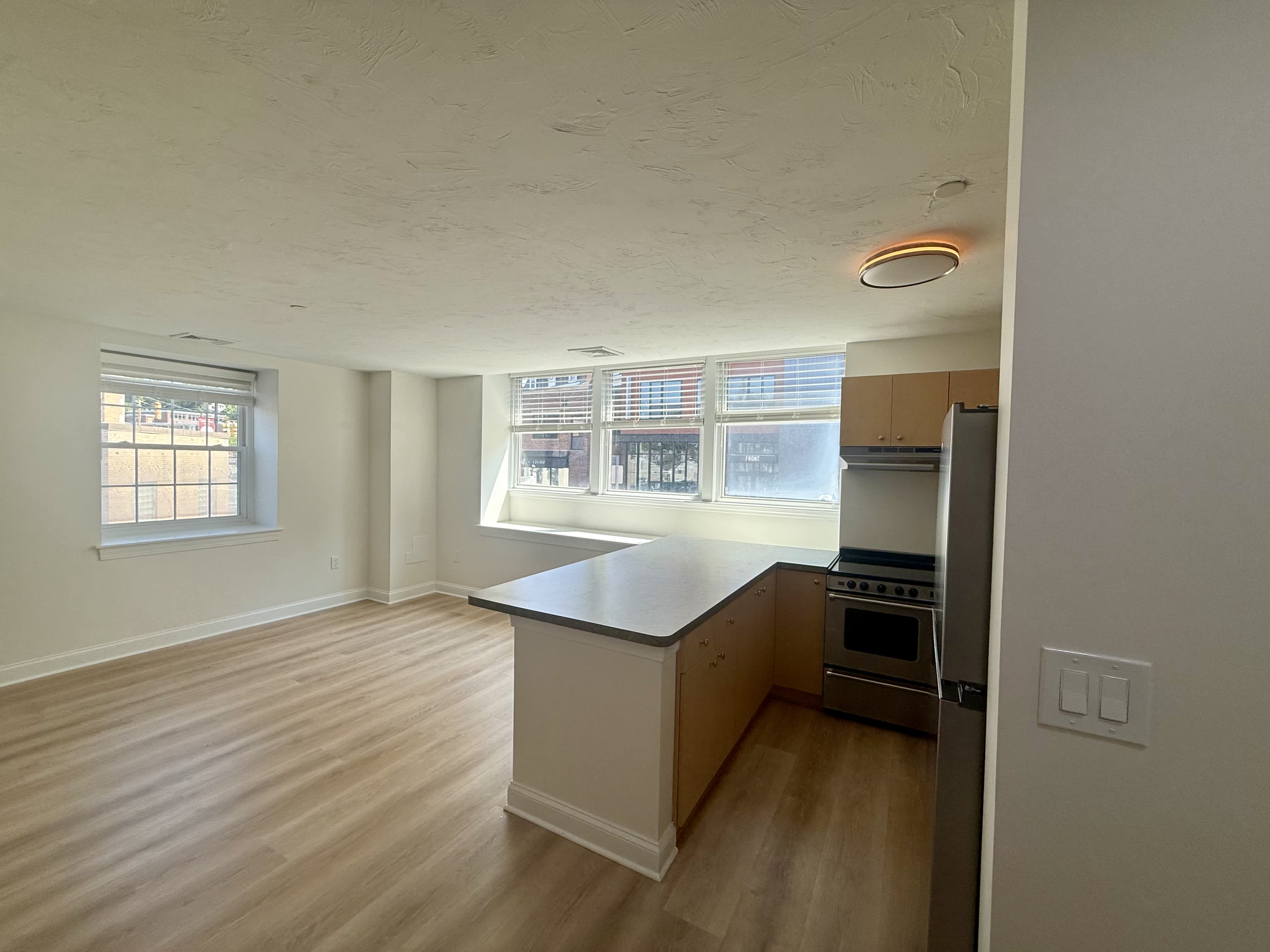 11 Front Street – photo 1