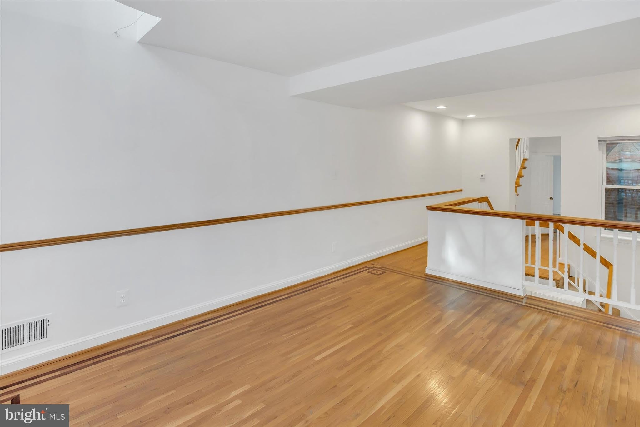 805 S CHARLES Street S – photo 3