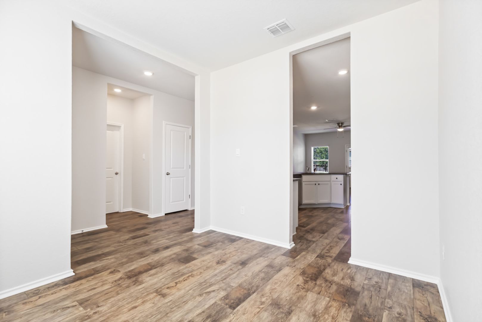 Generous Living Space in Copper Canyon – 5 Bedrooms & 3.5 Baths – photo 5