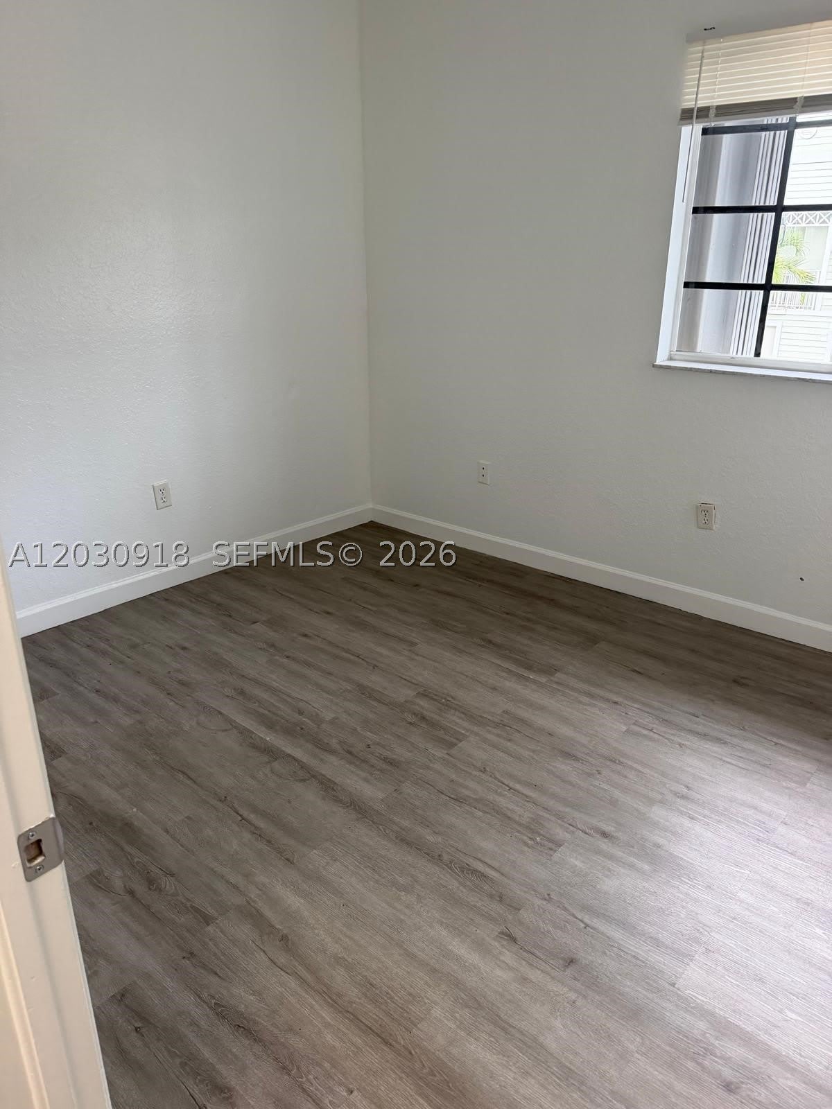 374 NE 27th Ave – photo 5