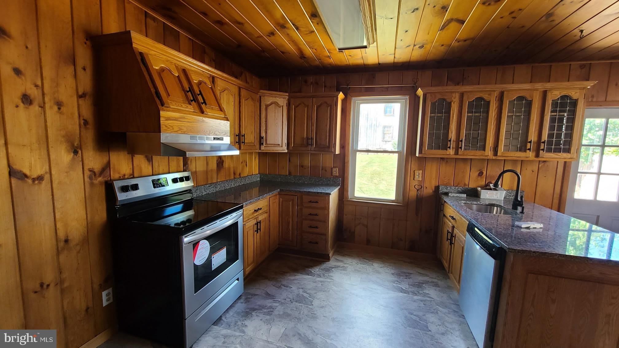 3213 WALNUT Street – photo 3