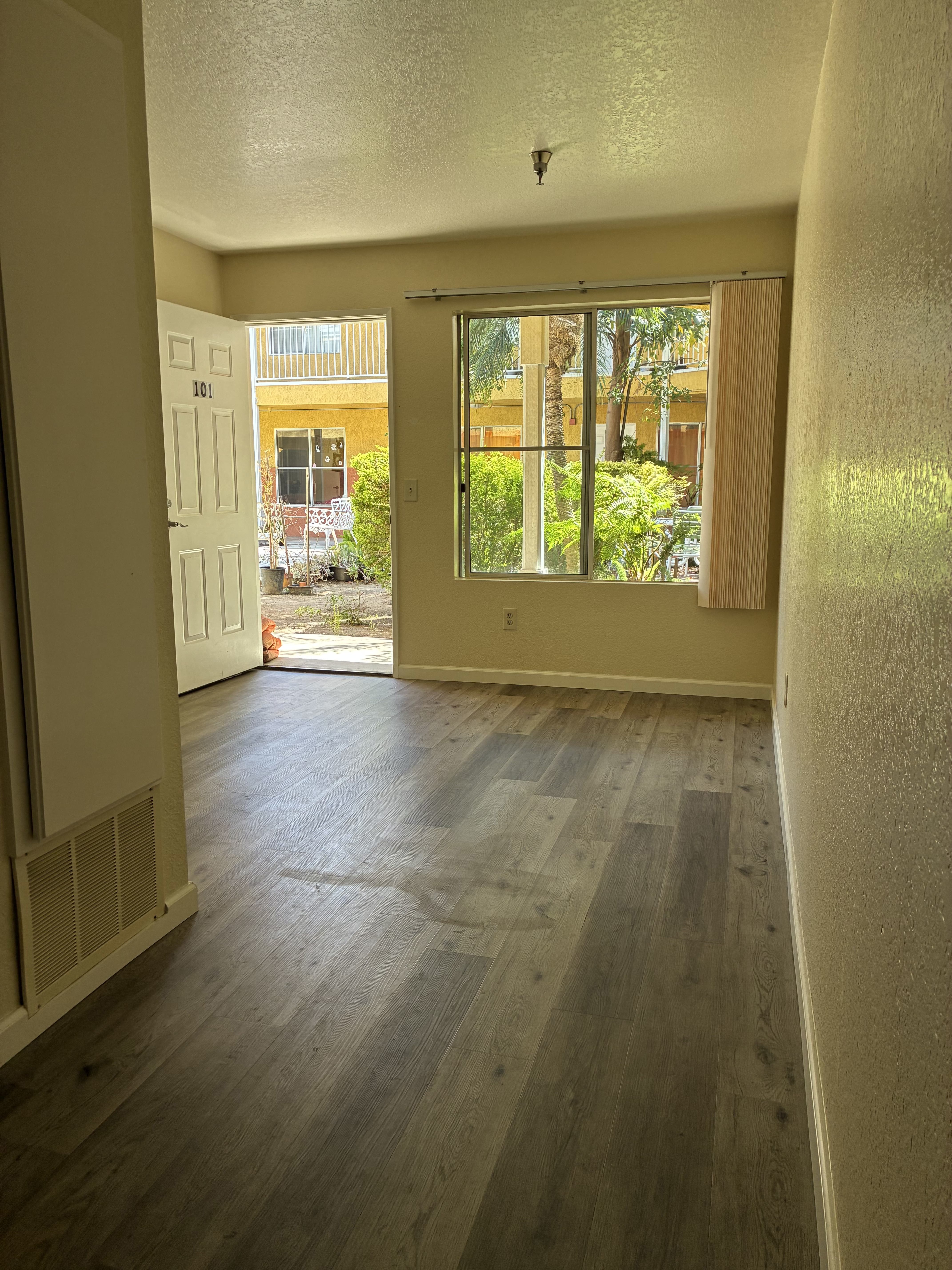 212 S Orange Ave – photo 1