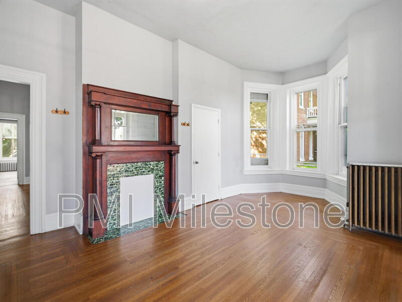 323 N Potomac St – photo 5