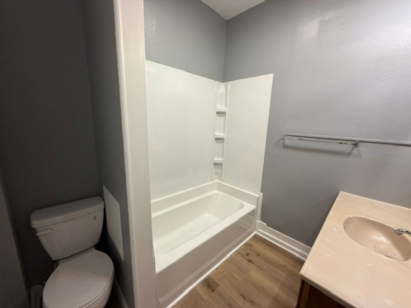2 bed 1 bath home for rent – photo 2