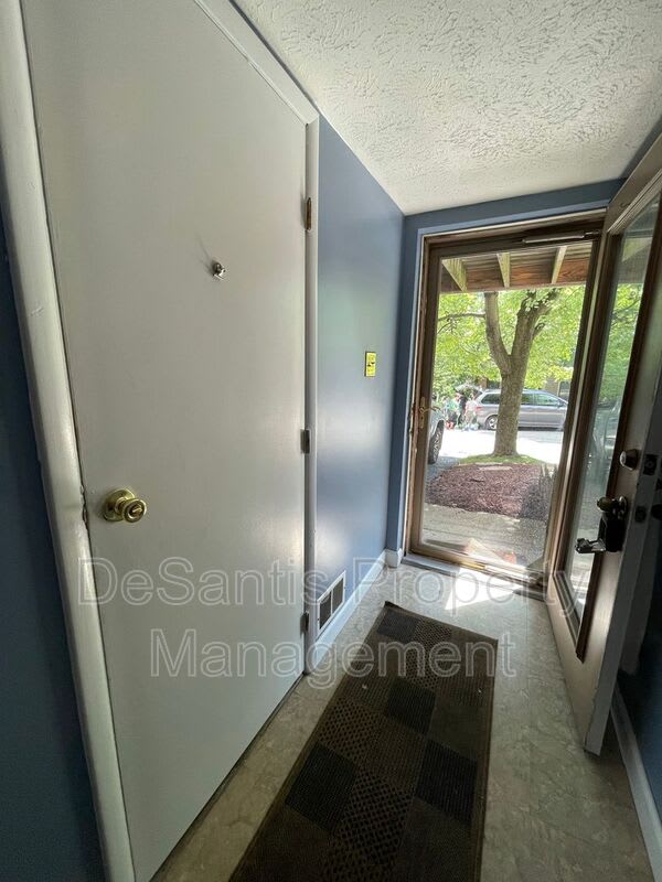 604 Arkwood Drive – photo 2