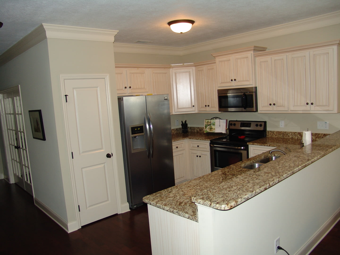 Beautiful Evans 3BR plus Loft Landsacpe Care Included – photo 4