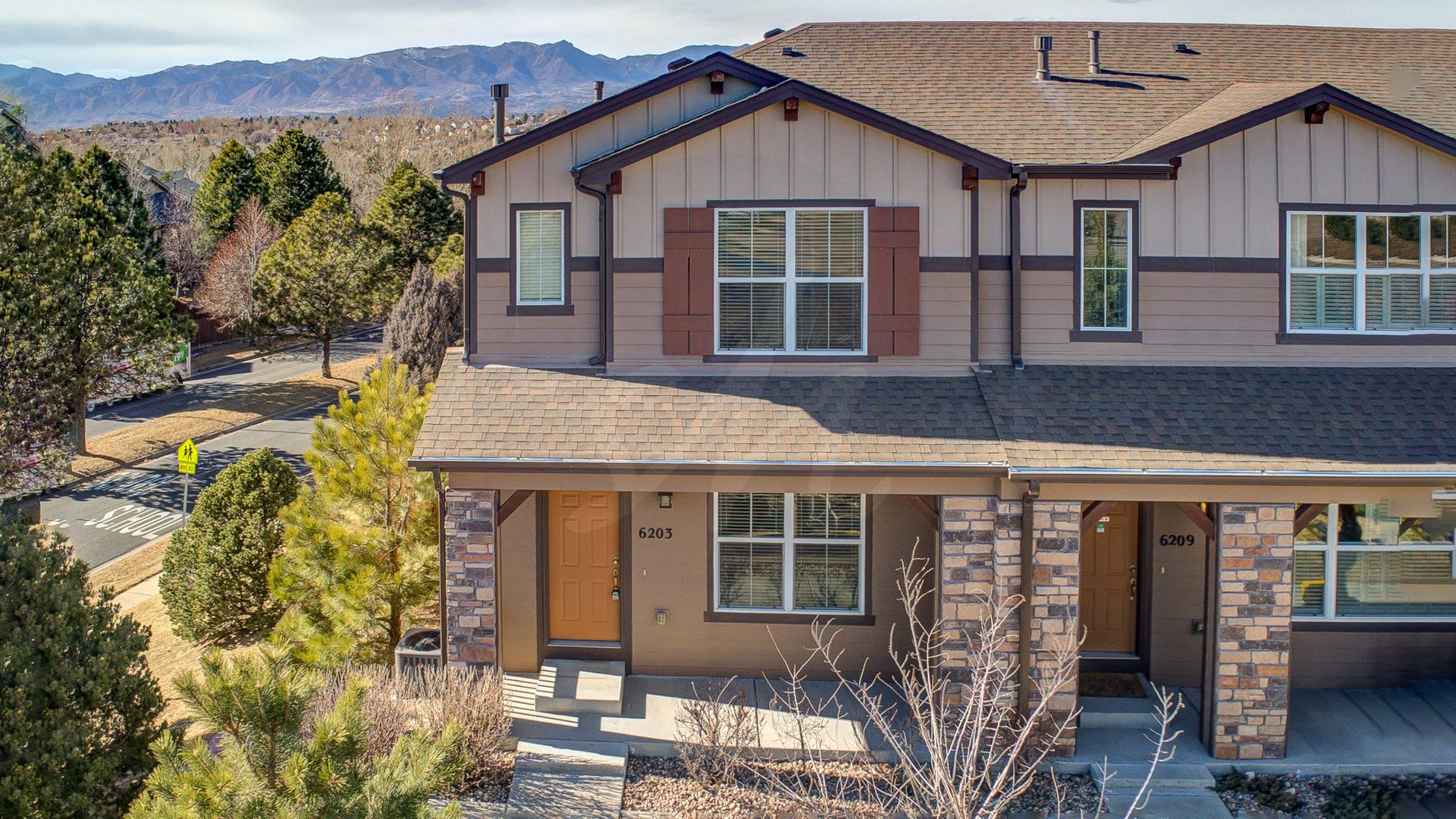 Great Townhome in the Vistas at Norwood – photo 1