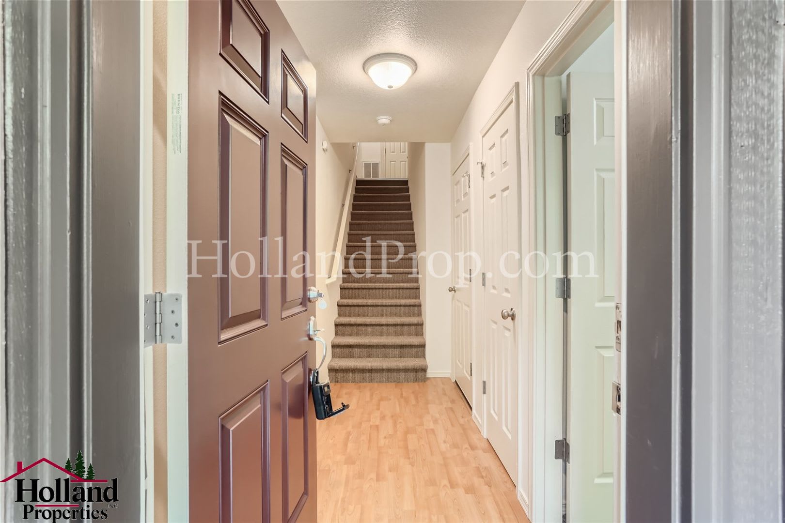 Modern 2-Bedroom Townhome with Garage & Private Deck – photo 2