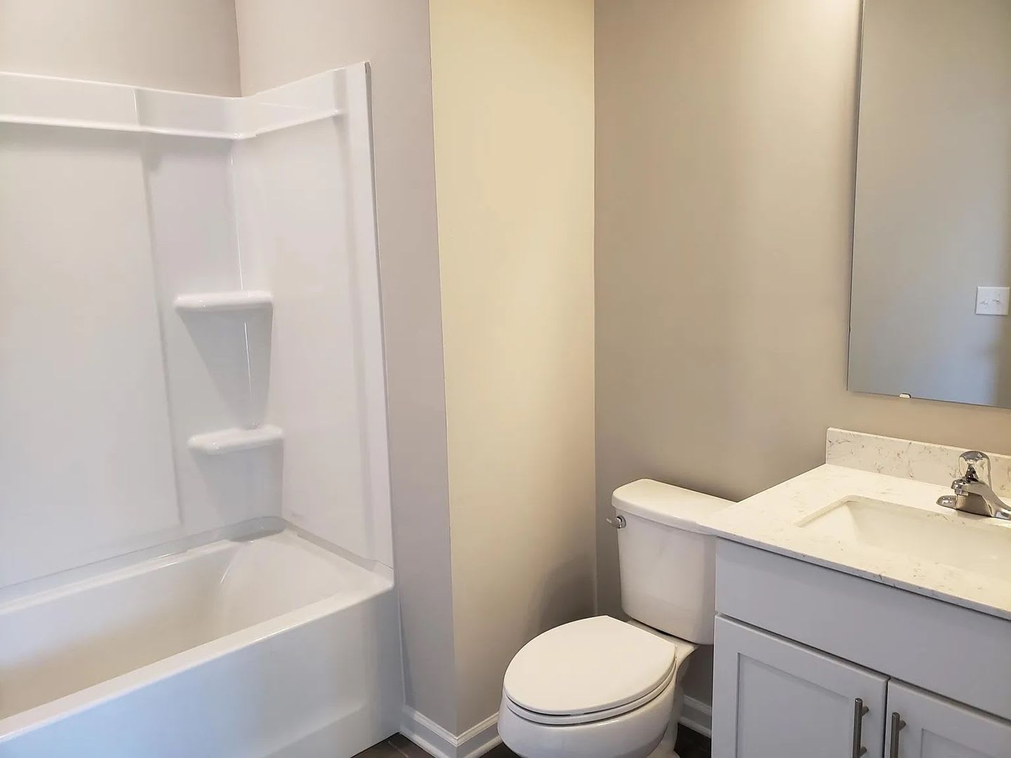 Room in 4 Bedroom Home at Whitby Moore St – photo 4