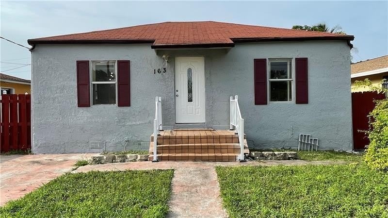 163 SW 5th Street – photo 2
