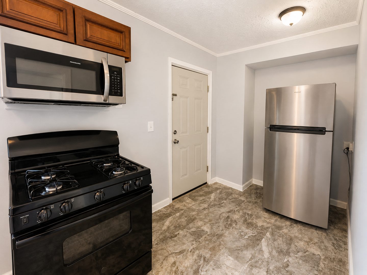224 E Oak St – photo 1