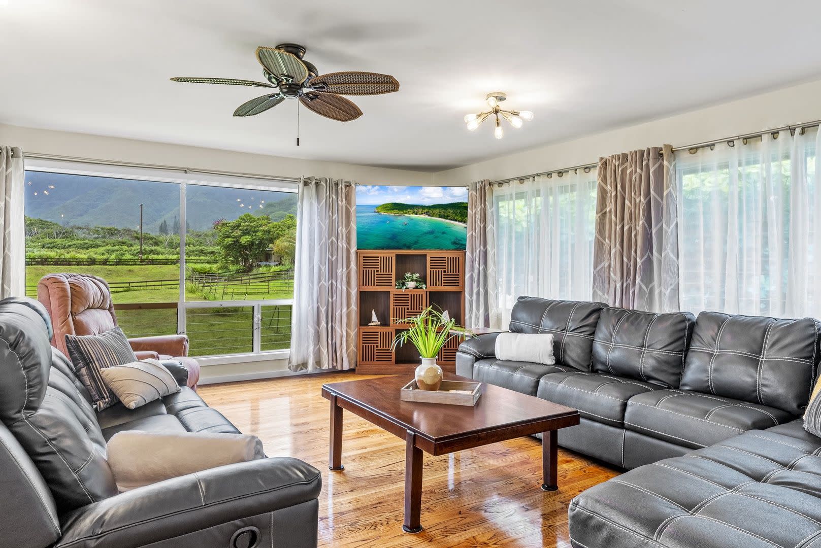 Perfect Location on 5 Acres, Walk to Beach, Open Concept w/ Breeze & Views – photo 3