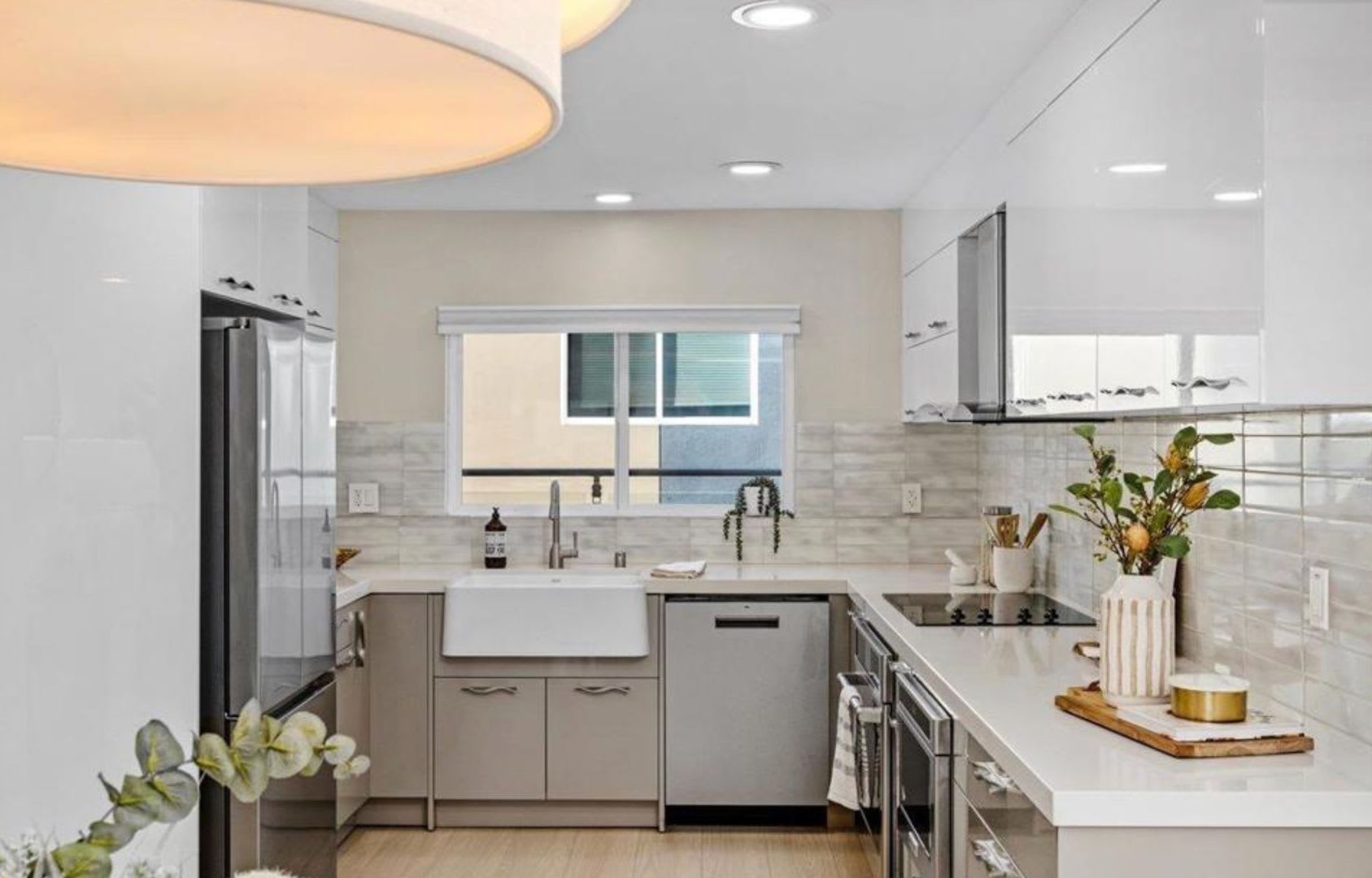 Live in a Penthouse with Private Rooftop Deck, just 4 blocks from the Beach – photo 3