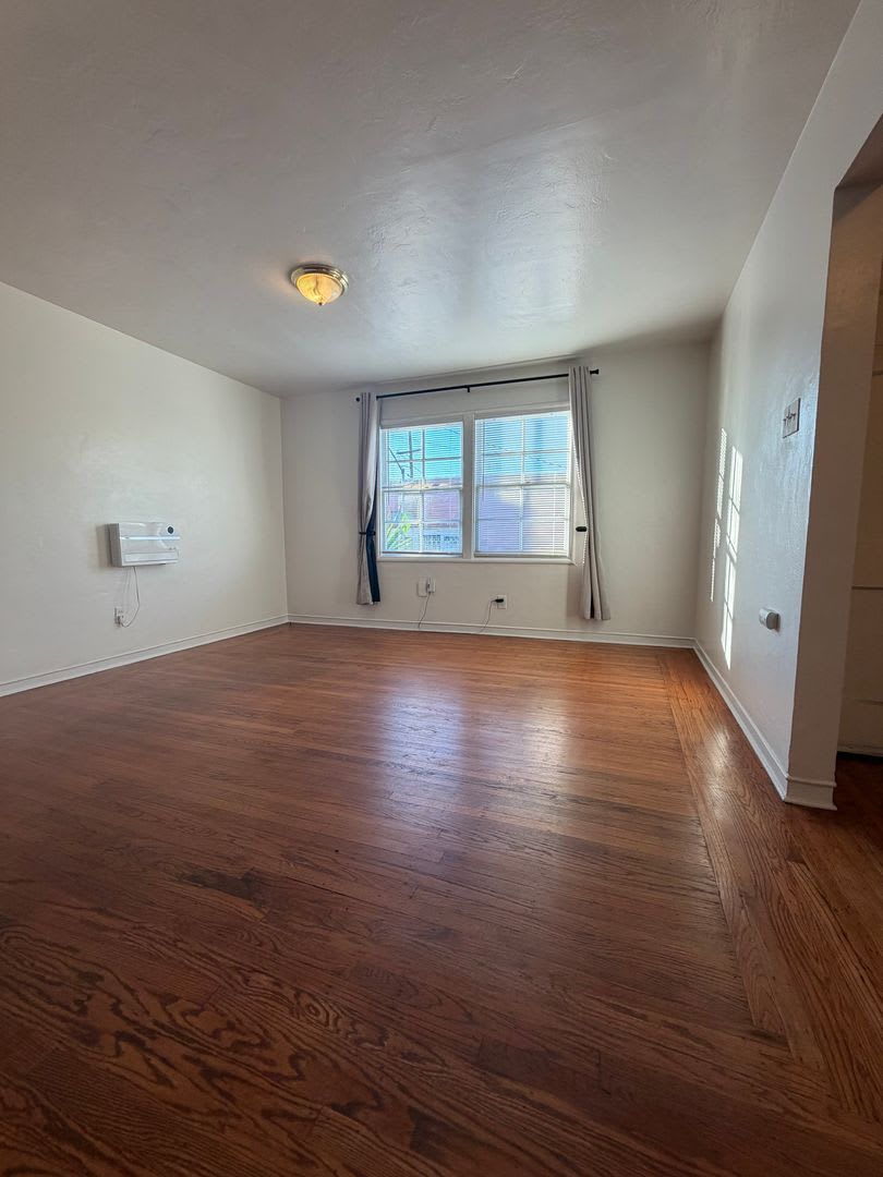 1 Bed / 1 Bath Apartment – South Berkeley – photo 2