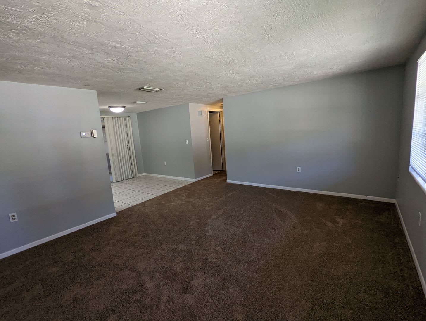 Wonderful 2/1 Home with Fenced Yard in Beverly Hills – photo 3
