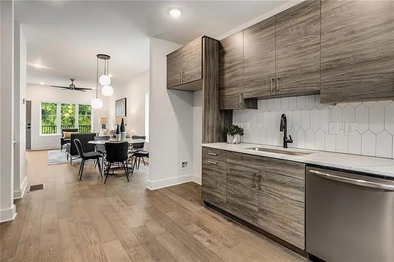 1436 Walker Place SE – photo 4