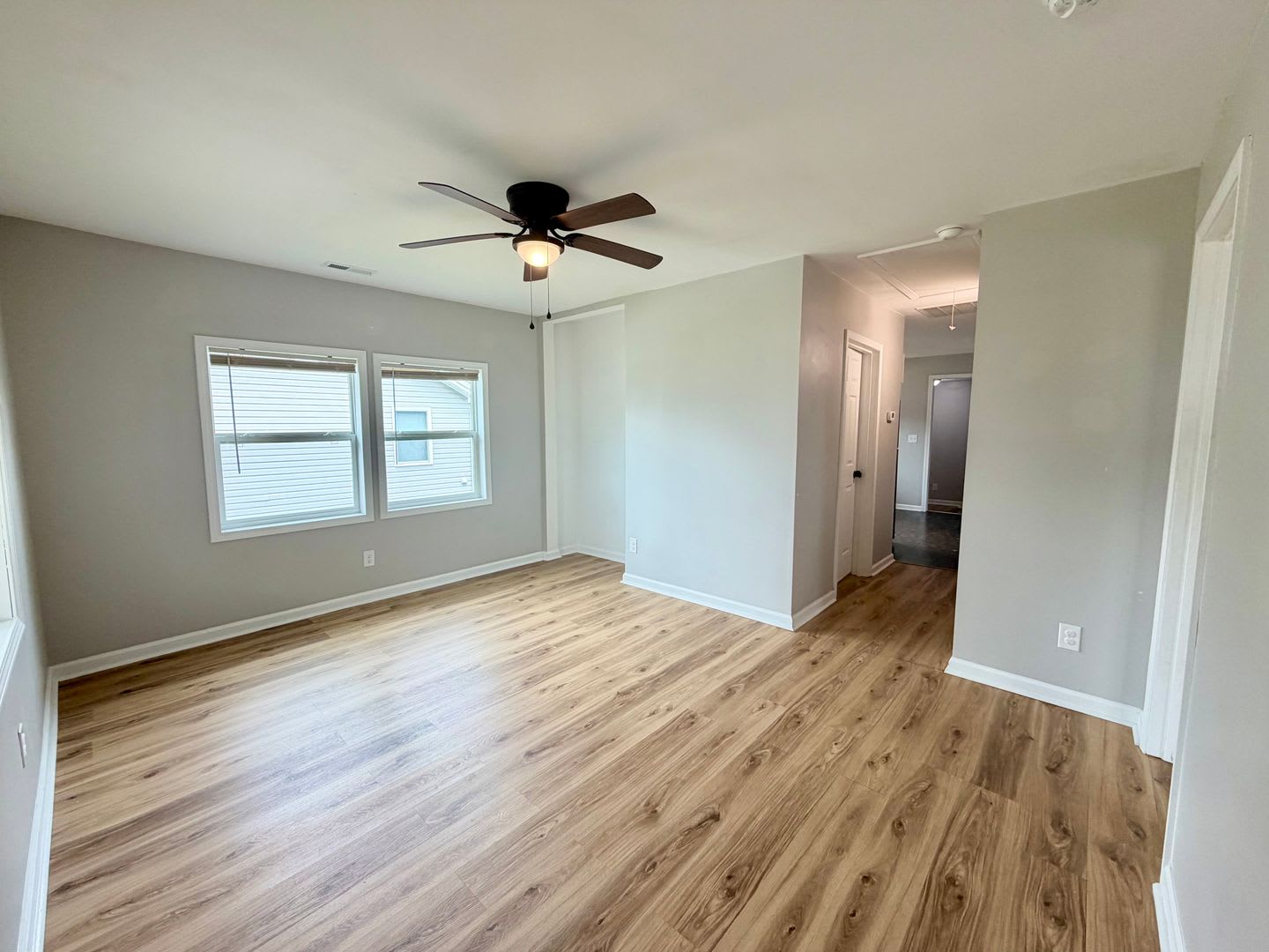 Remodeled 3BR Bungalow with Bonus Storage Barn – Sevier Ave – photo 2