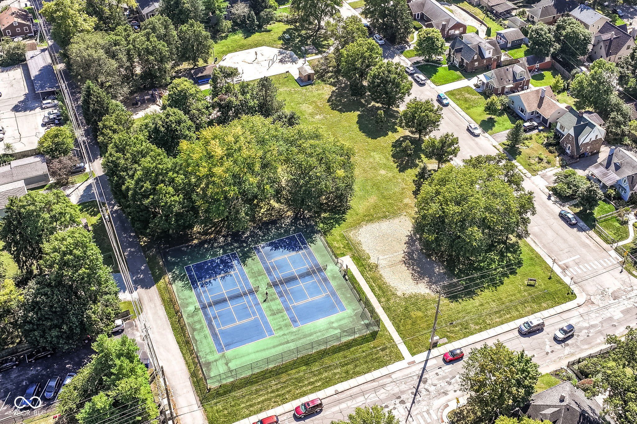 6040 N College Avenue – photo 3