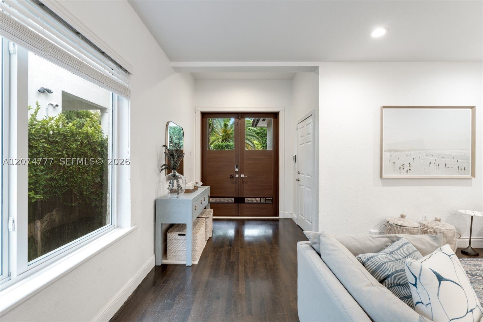3068 Shipping Avenue – photo 3