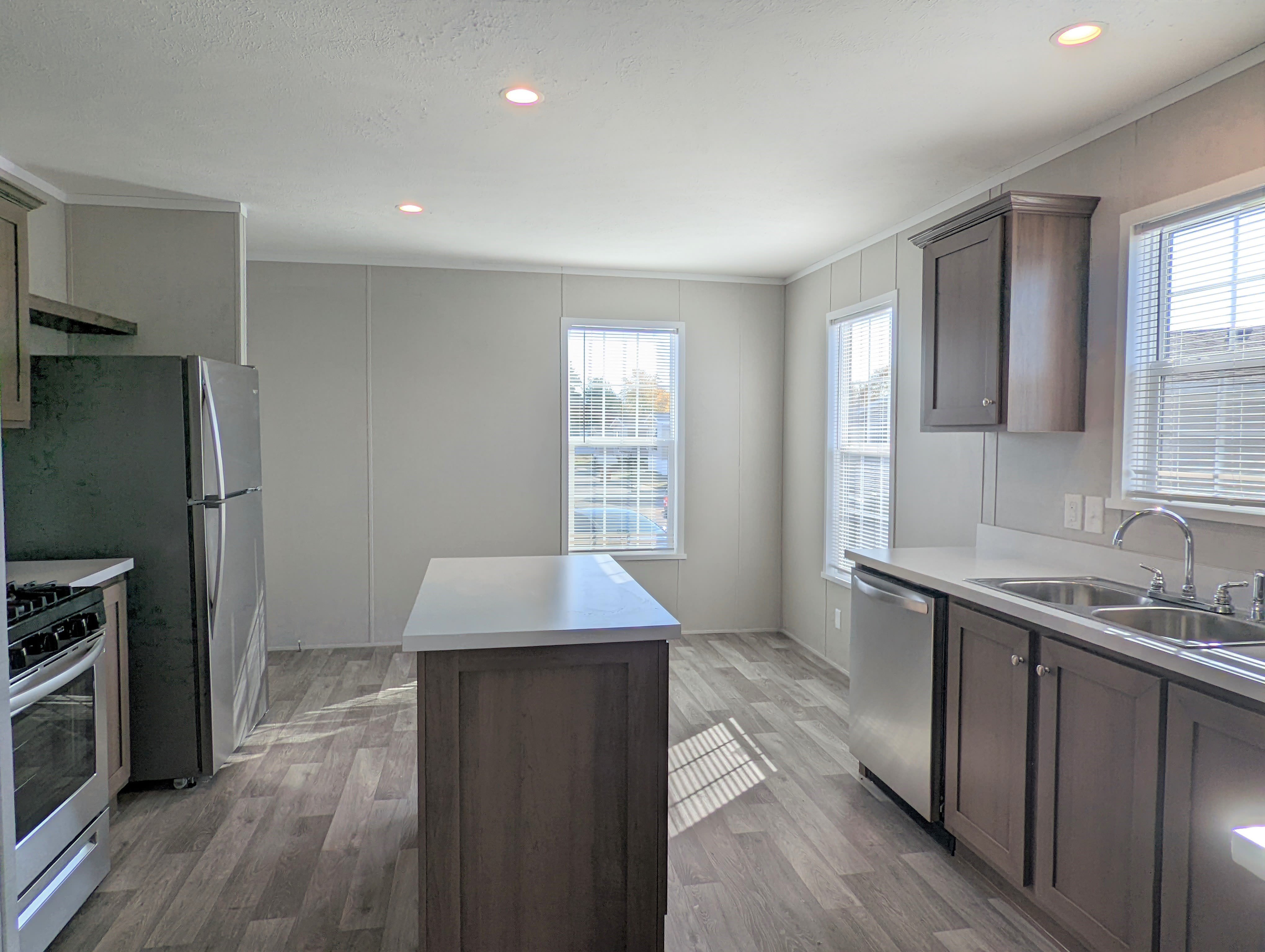 557 Delaware – photo 3