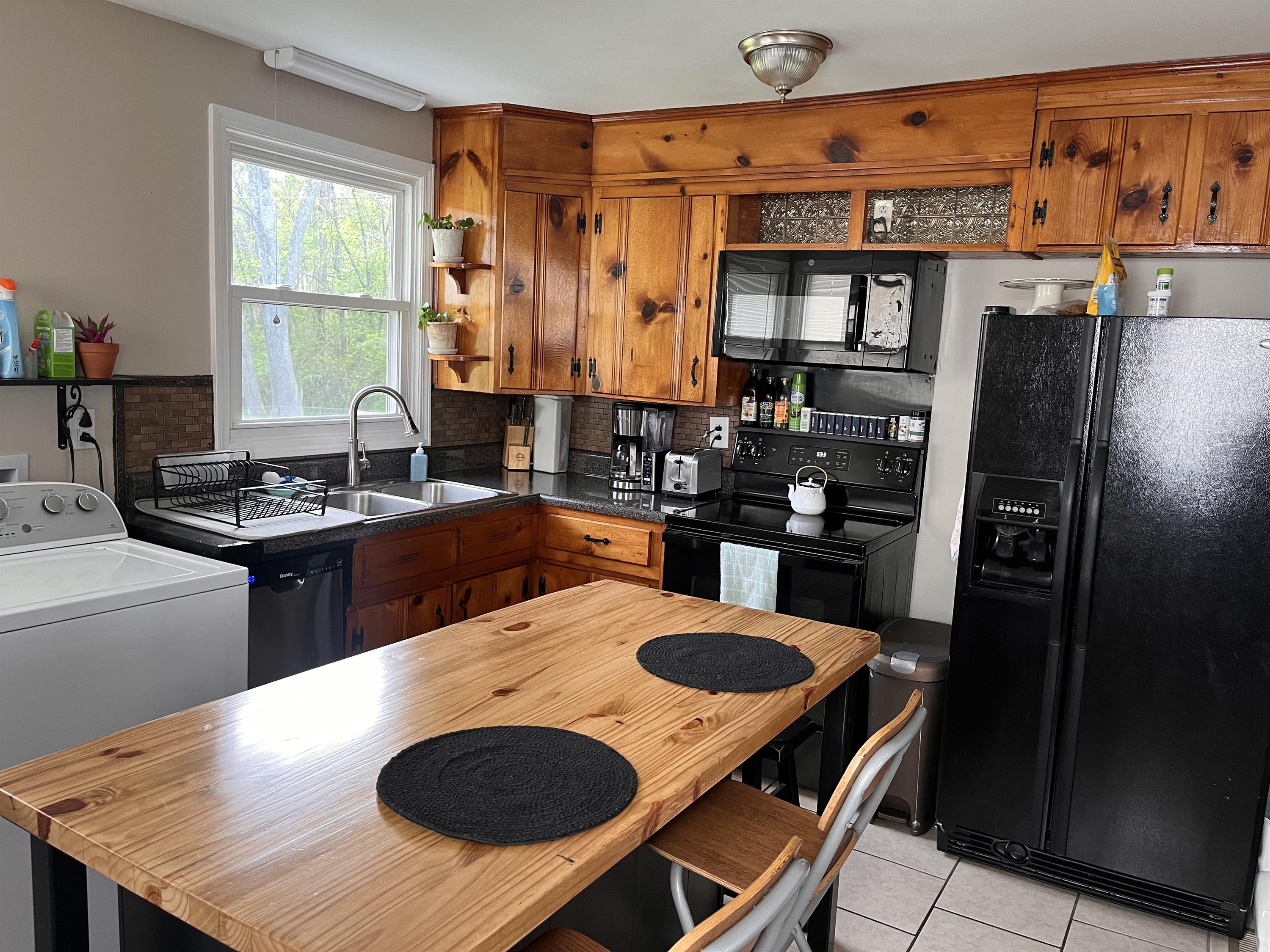 890 W 19th Ave – photo 2