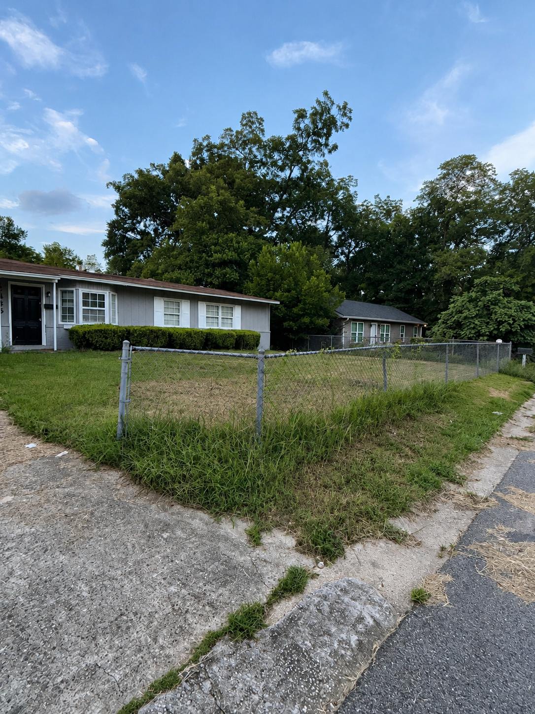 2435 Thrasher Avenue – photo 5