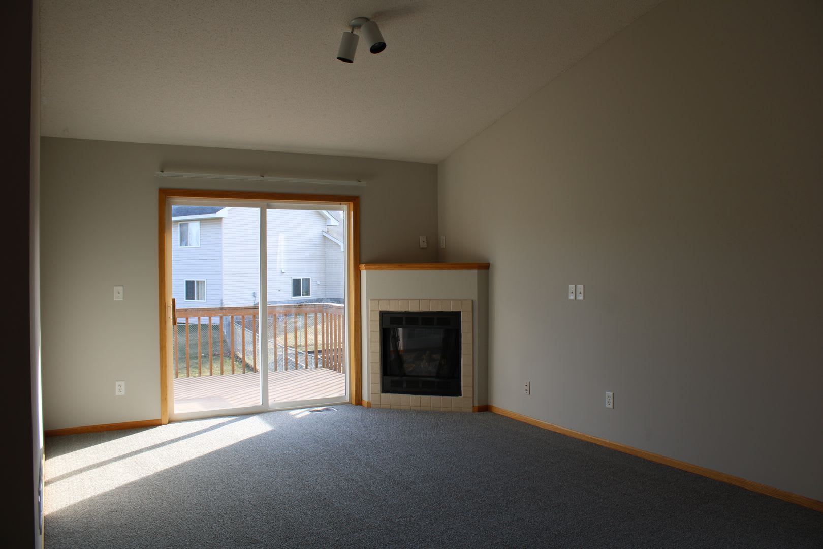 Charming 2 Bed 2 Bath Twin Home – photo 5