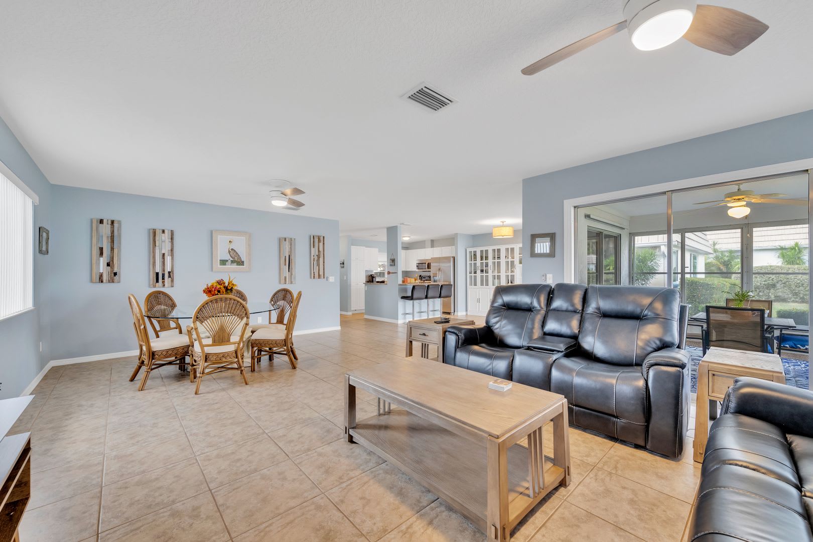 Annual furnished 2 bed/2 bath Villa in Sarasota close to Siesta Key! – photo 3