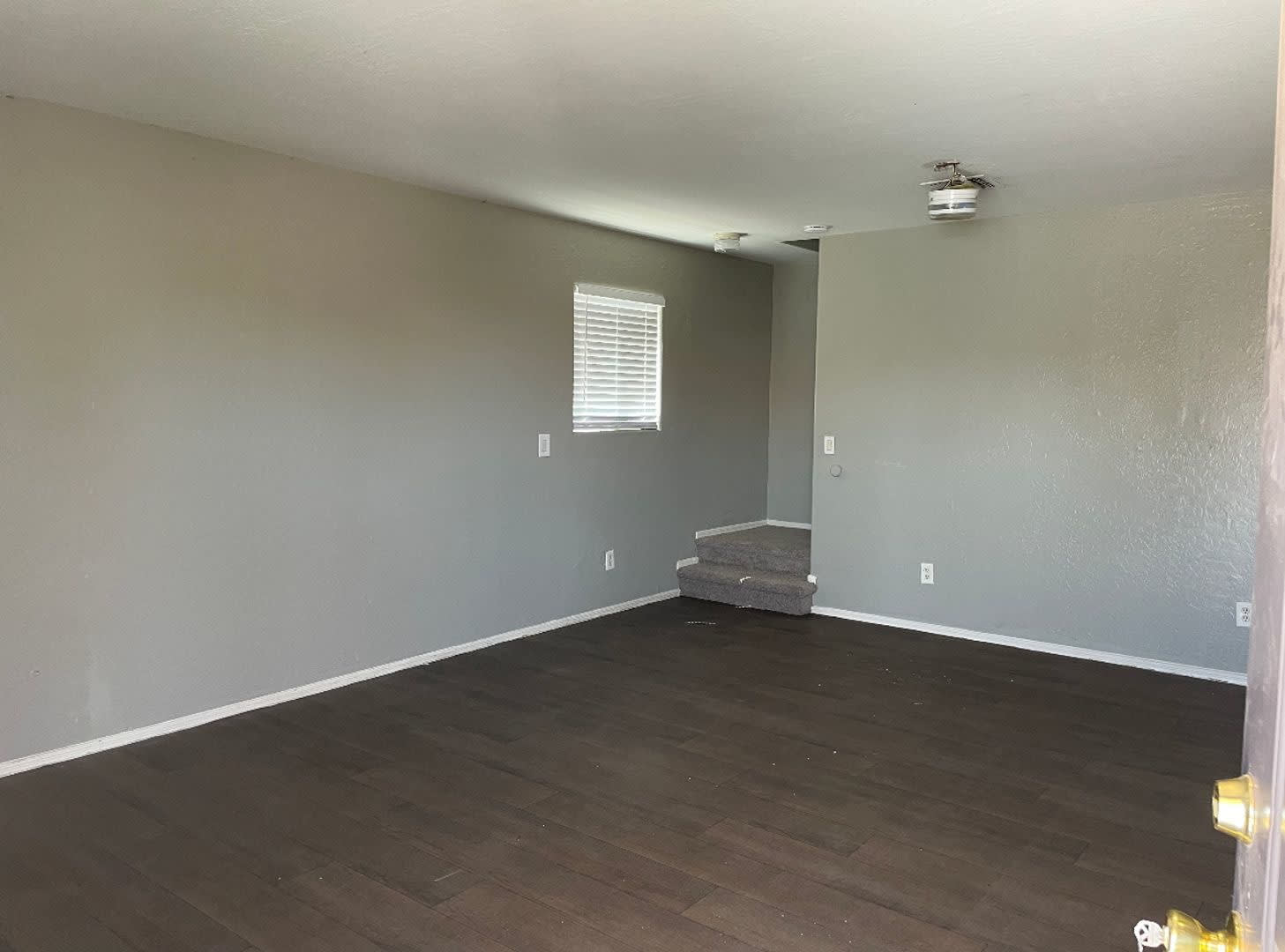 FREE RENT INTERESTED 3BR 1 BATH SINGLE FAMILY HOME BACK UNIT – photo 5